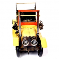 Модель старинного автомобиля 1857 Decos