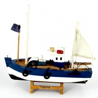 Модель рыбацкого корабля сейнера 30 см YC30 Two Captains