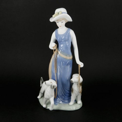 Фарфоровая статуэтка девушка с двумя собаками 0004 Classic Art