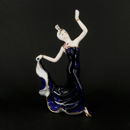 Статуэтка танцующая девушка из фарфора гжель 0588 Classic Art