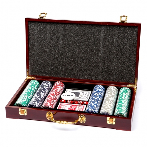 Покерний набір на 300 фішок W-3-1 Lucky Gamer