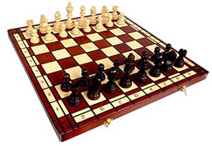 Деревянные шахматы - фото darunok.ua